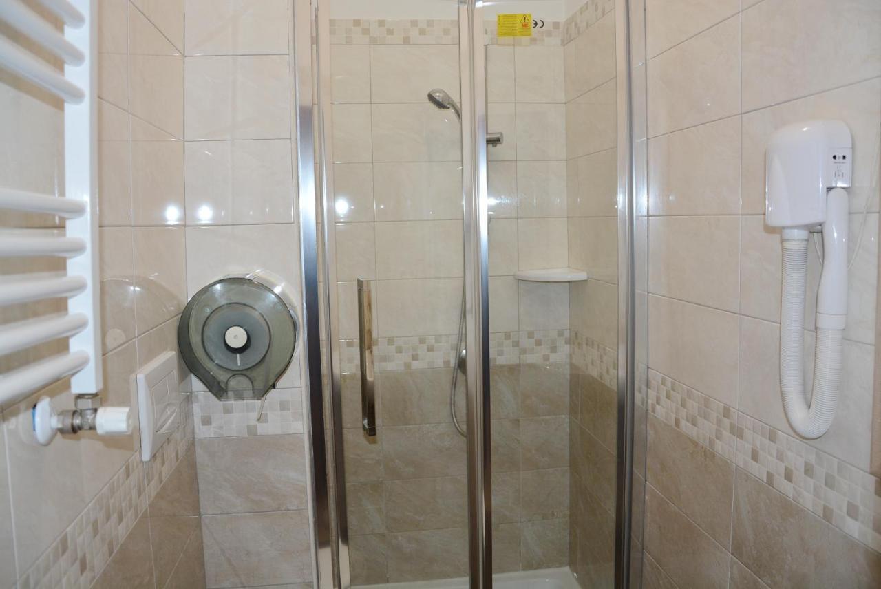 מלון Roma Carina מראה חיצוני תמונה