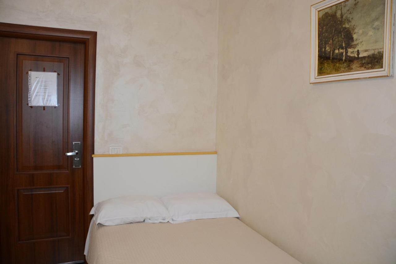 מלון Roma Carina מראה חיצוני תמונה